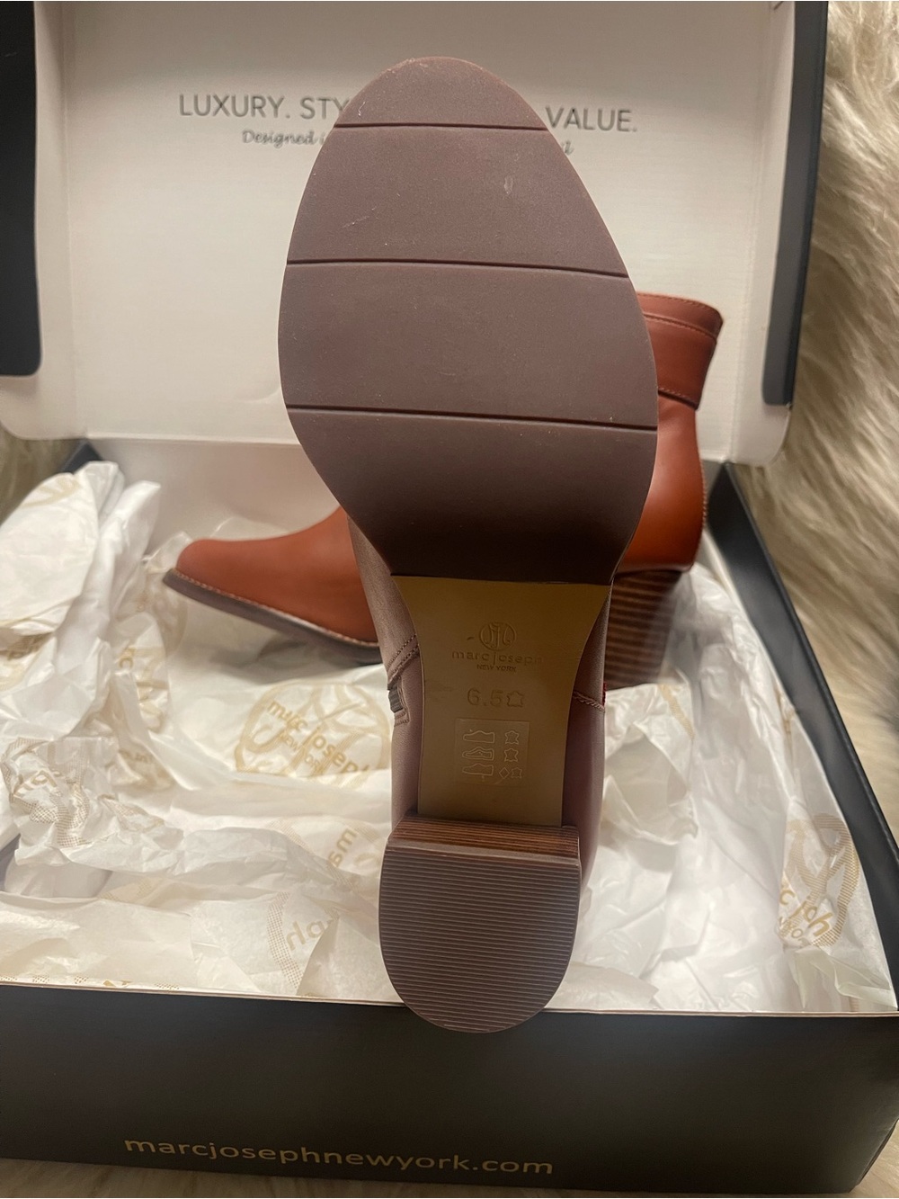 NWT Marc Joseph boots SIZE 6.5. - Picture 4 of 7
